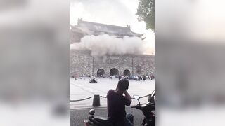 WOW: 650 Year Old Chinese Buildings from the Ming Dynasty Roof Collapses on Tourists..