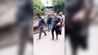 2 Men and a Pregnant Woman kidnapped a Minor, without waiting for the police, Burned them Alive