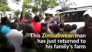 White Farmer is Greeted in Zimbabwe After Returning from Forced Expropriation.. Turns out Starvation isn't Popular.