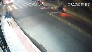 Bakery Owner gives it a Shot trying to Stop Robbery
