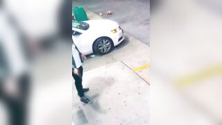 Man pleads with Killer but the Killer is Cold Blooded (Chicago)