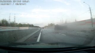 2 Killed as Driver makes his Way through Horrible Accident