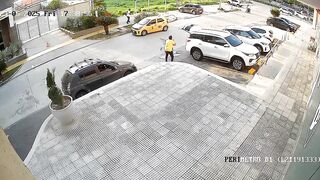 Man Fights Back and Nails One on the back of Motorcycle (Guy in Yellow) Crazy Shootout