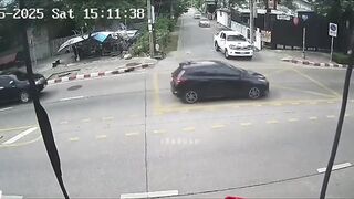 Chain of Car Crashes results in Final Destination Death for Cyclist