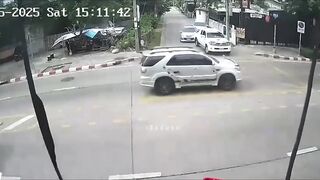 Chain of Car Crashes results in Final Destination Death for Cyclist