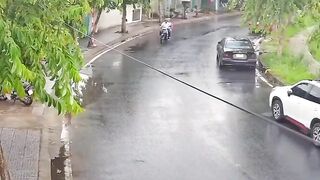 FULL VIDEO w Aftermath: ...Motorcyclist looking the WRONG Way hits a Wall