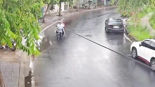 FULL VIDEO w Aftermath: ...Motorcyclist looking the WRONG Way hits a Wall