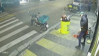 Talented Gunman switches weapons during attack in Brazil