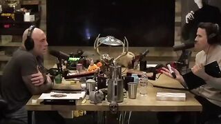 Joe Rogan Visibly Uncomfortable when Demonic "Mentalist" Oz Pearlman Successfully Guesses his ATM PIN Cod.