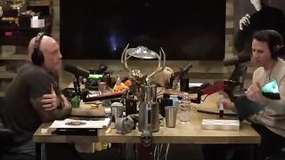 Joe Rogan Visibly Uncomfortable when Demonic "Mentalist" Oz Pearlman Successfully Guesses his ATM PIN Cod.