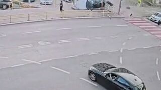 Woman on the Sidewalk tries to Outrun a Tesla (Driver arrested for going over 120 MPH)