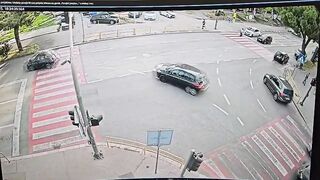 Woman on the Sidewalk tries to Outrun a Tesla (Driver arrested for going over 120 MPH)