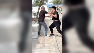 One Blow to the Head Kills Man in Crazy Asian Fight