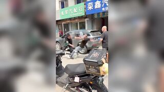 One Blow to the Head Kills Man in Crazy Asian Fight