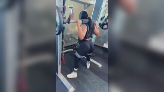 Girl shows us how Hard she has to Work to get that Butt