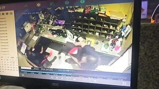 Man Kills 2 Brothers within Seconds, One being Robbed tried Helping