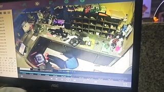 Man Kills 2 Brothers within Seconds, One being Robbed tried Helping
