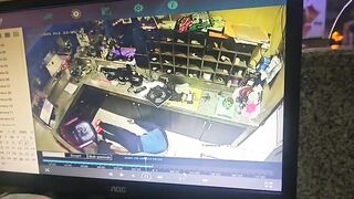 Man Kills 2 Brothers within Seconds, One being Robbed tried Helping