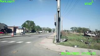 Chicago: After Crashing Man tries to War it out with Police in Epic Shootout Ending in his Death