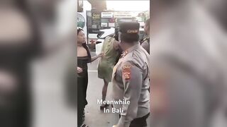 Indonesian Police Caught Australian Tourist with Drugs in his pocket
