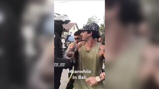 Indonesian Police Caught Australian Tourist with Drugs in his pocket