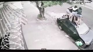 Quick thinking Kids jump on top of Car to Avoid Pitbull. Pitbull never gives up