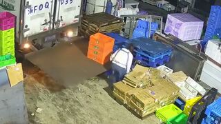 This Girl sure has a Set of Lungs on Her...Truck Driver had to be Fired