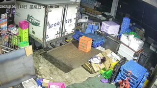 This Girl sure has a Set of Lungs on Her...Truck Driver had to be Fired