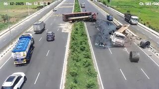 Truck vs Truck in Epic Collision on the Highway (Driver Died)