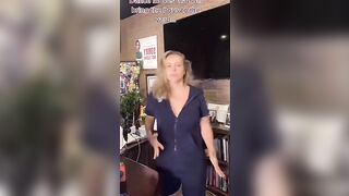 Now Alyssa Milano has Gone off the Rails.... Dancing Like a Whack Job on Live.