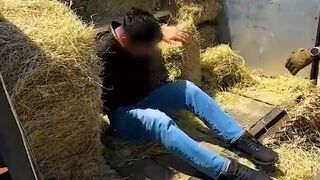 Busted: Man smuggling Illegals in bales of Hay meets the K9. Texas