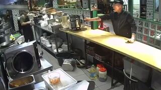 Vietnamese Man didn't like his Food so he becomes an As*hole