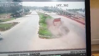 ONE Truck takes out 3 Vehicles and a Person, Completely Flattened (Aftermath included)