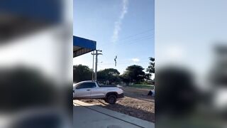 (FULL VIDEO)Hot Air Balloon Catches Fire And FallsIn Brazil Killing at Least 8 People