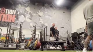 Guy gets beat up in gym!