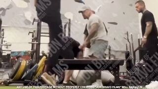Guy gets beat up in gym!