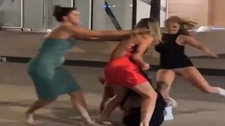 What do you call this kind of fight?? 5 Mature Woman Fighting like kids, Wait for the Cheap Shot near the end