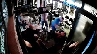 Guests harassed the waitress and then the boss came: