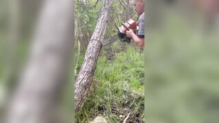 Exactly what you are NOT supposed to do with a Chainsaw if it gets Stuck