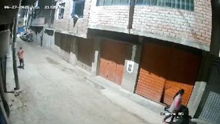 17 Year Old Girl is almost Killed by her Psycho Ex. A child was right there as well (Slow Motion Added)