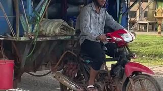 TRhe most productive Bike Delivery Man in the World