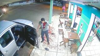 Man Stabbed to Death at Ice Cream Shop in Fight gone Very Bad..and Bloody