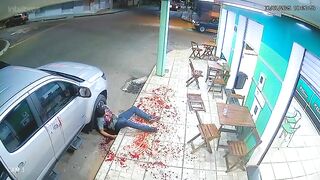 Man Stabbed to Death at Ice Cream Shop in Fight gone Very Bad..and Bloody