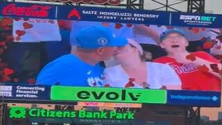 LOL: Phillies Had the Phillie Phanatic re-enact the Coldplay Affair