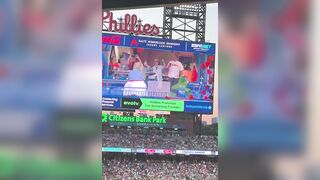 LOL: Phillies Had the Phillie Phanatic re-enact the Coldplay Affair