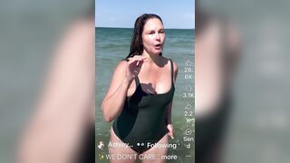 Ashley judd enjoying herself and she don’t give a FUCK