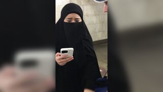 Woman makes a remark to Muslim in Subway and 2 White Girls come to the Muslim's Aid