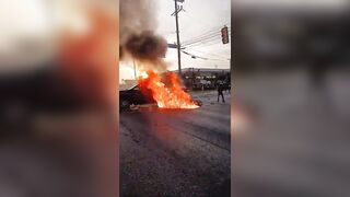 Woman accidentally Livestreams a Biker Crashing into Truck and Burning (Texas)