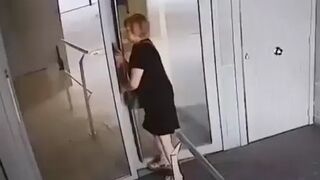 SPAIN: Illegal immigrant repeat offender in Spain, throws woman to the floor in a rob