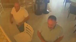 Disgruntled customer sets eatery on fire over missing mayo